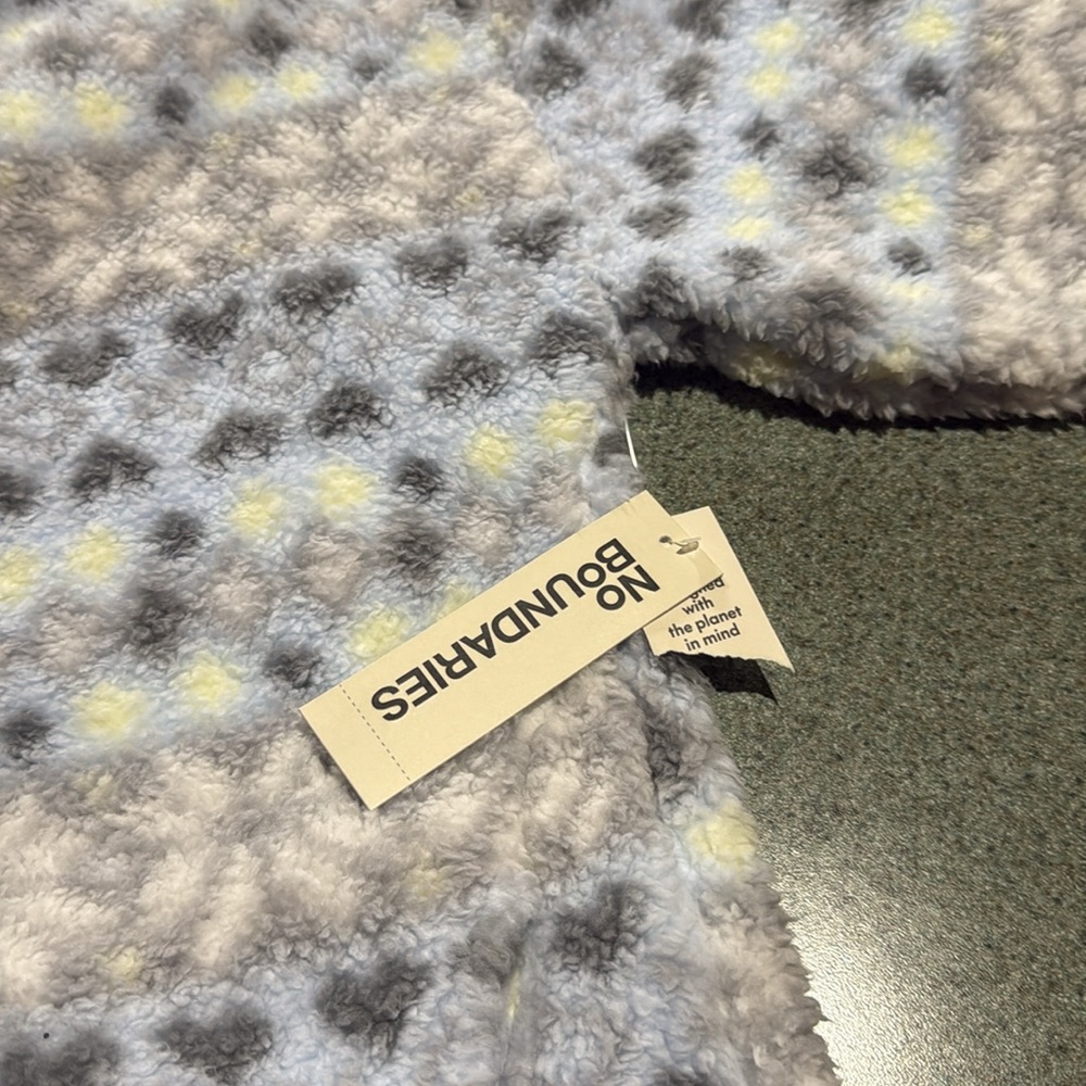 NWT No Boundaries Plush Half-Zip Pullover in Light Gray and Yellow - Picture 5 of 8